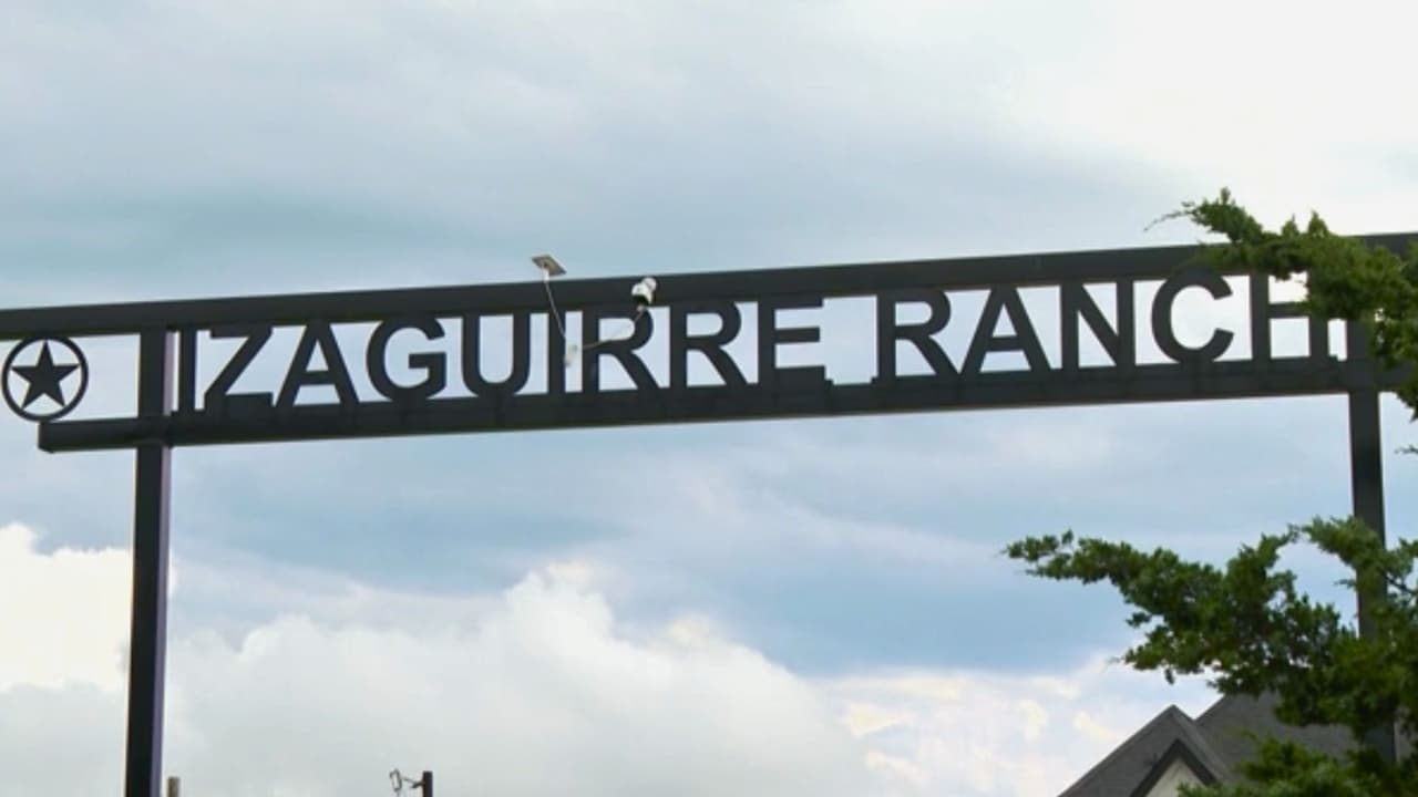 <h3 class="cms-H3-H3">El precio de la viralización sin pruebas</h3>
<br>
<br>La familia acudió a la policía local en busca de protección, pero la denuncia no fue aceptada. “Nos dijeron que como
<b> las amenazas eran en línea y no directas, no podían hacer nada</b>”, explica Perla. Ahora viven rodeados de cámaras de seguridad y con la angustia diaria de posibles represalias.