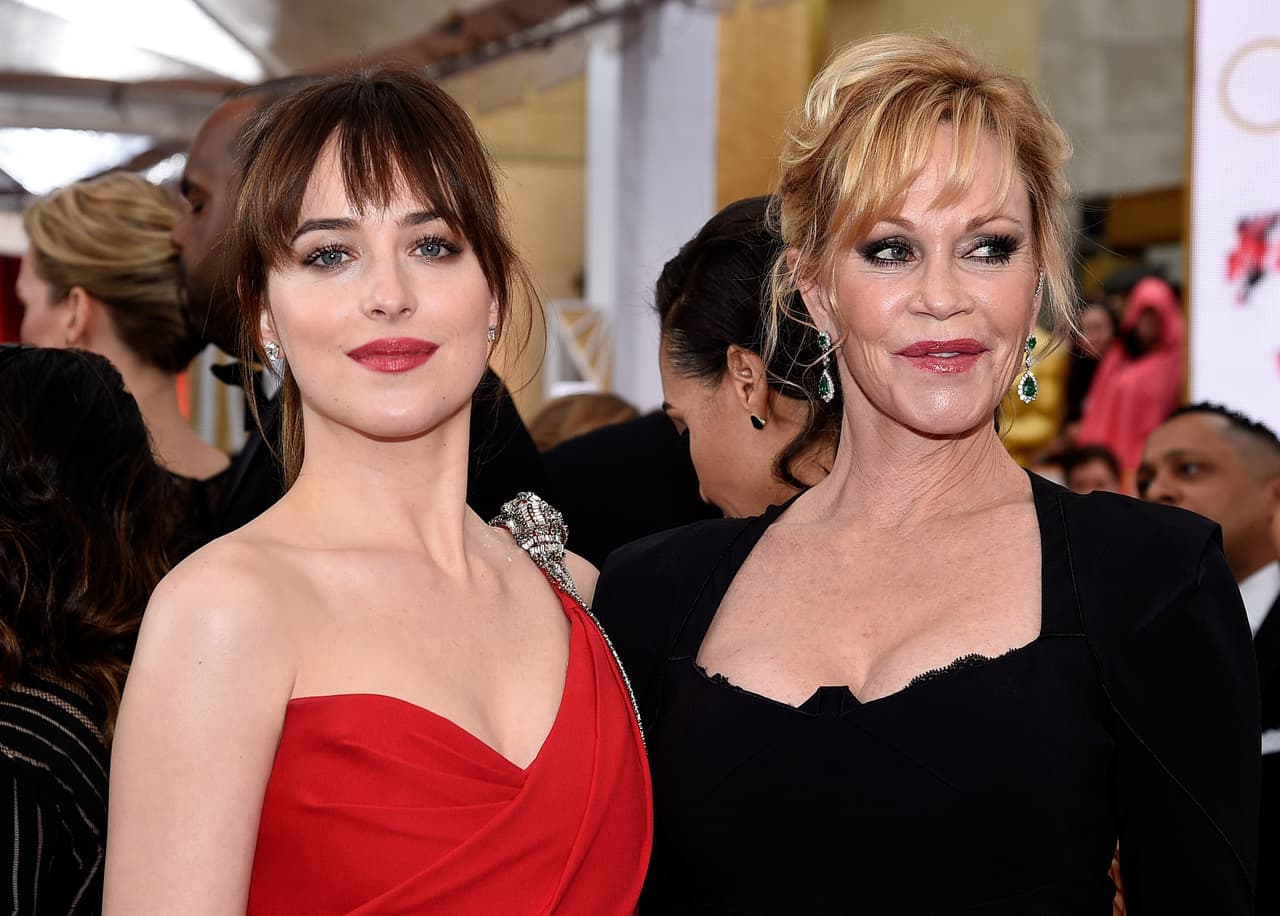 Melanie Griffith es una de las celebridades que no puede negar la transformación que sufrió su boca y lo diferente que luce ahora.