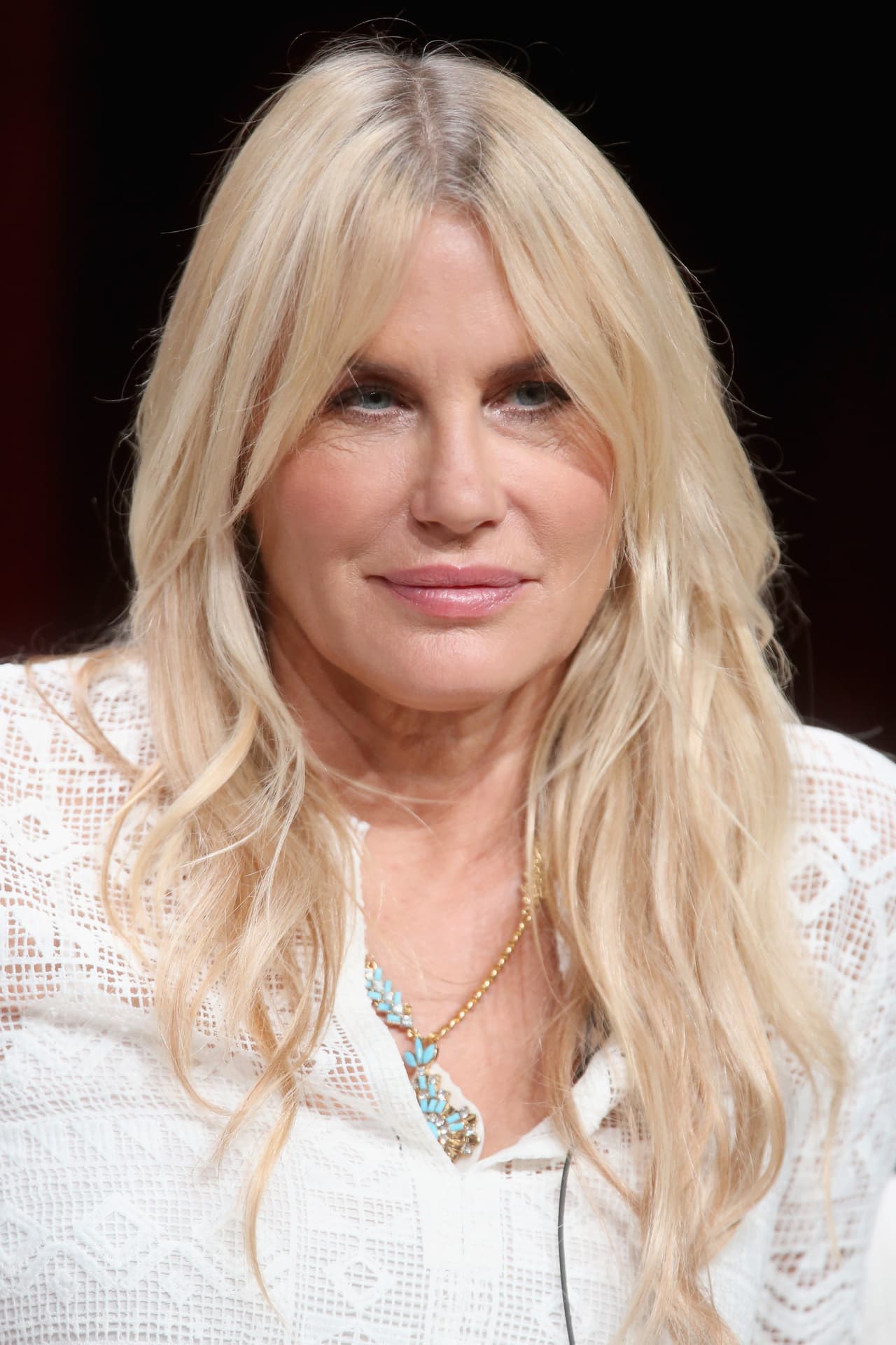 Alargados y con una forma un poco rara, así es como lucen ahora los de la actriz Daryl Hannah.