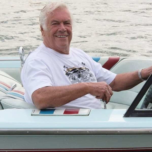 <b>Enrique Fuentes León tuvo mala reputación</b>, según información publicada en la revista tiene un pasado muy oscuro. 
<b>Fue prófugo de la justicia</b>, fue relacionado con el 
<b>homicidio </b>de una de sus exparejas, además de la desaparición de la bailarina mexicana Nellie Campobello y de su fortuna, también fue 
<b>acusado de lavado de dinero y soborno</b>.