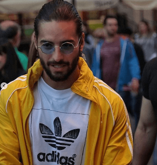 O mientras recore las calles de Moscú.