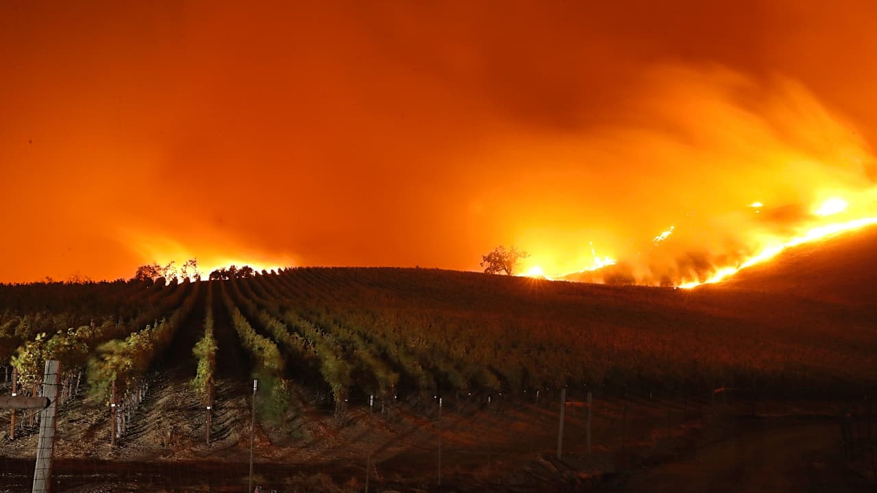 El humo del incendio Kincade obligó a las autoridades de la Bahía de San Francisco a emitir una alerta por la mala calidad del aire.