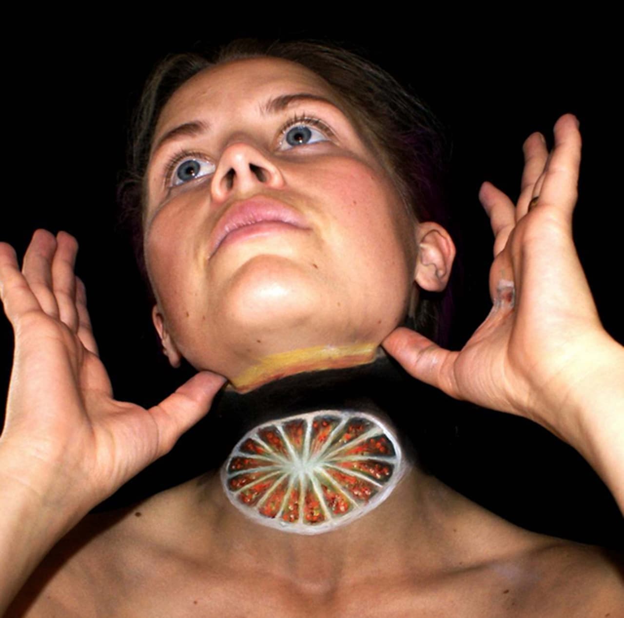 Su maquillaje es perfecto para espantar a los mismísimos espíritus.