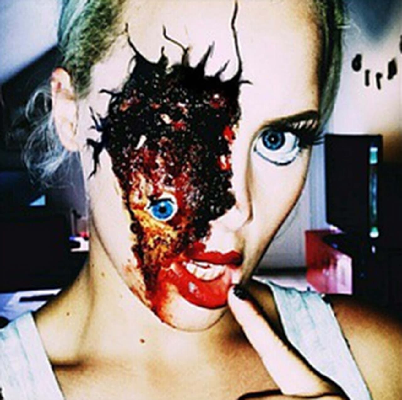 Este fantasmal maquillaje te dejará helado.