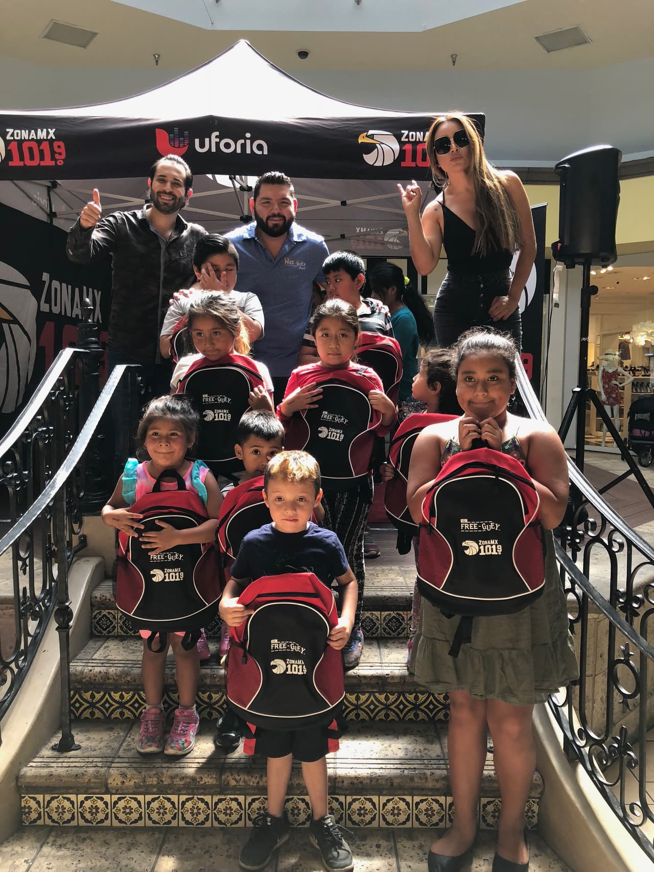 Había de diferentes colores: rojo, azul y negro.