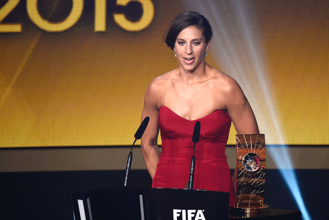 <b>Carli Lloyd: </b>La futbolista de Estados Unidos y del Houson Dash es actualmente la mejor del mundo según la FIFA, luego de entregarle el
<a href="http://www.univision.com/deportes/fifa/carli-lloyd-mejor-jugadora-2015-y-jill-ellis-mejor-entrenadora-del-ano-para-la-fifa">Balón de Oro 2015</a> por su extraordinario desempeño en la temporada pasada y este año recibió nuevamente una nominación para el premio ‘The Best’ 2016 de la FIFA.