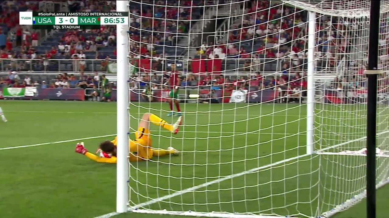 ¡TIRO ATAJADO! disparo por Amine Harit.