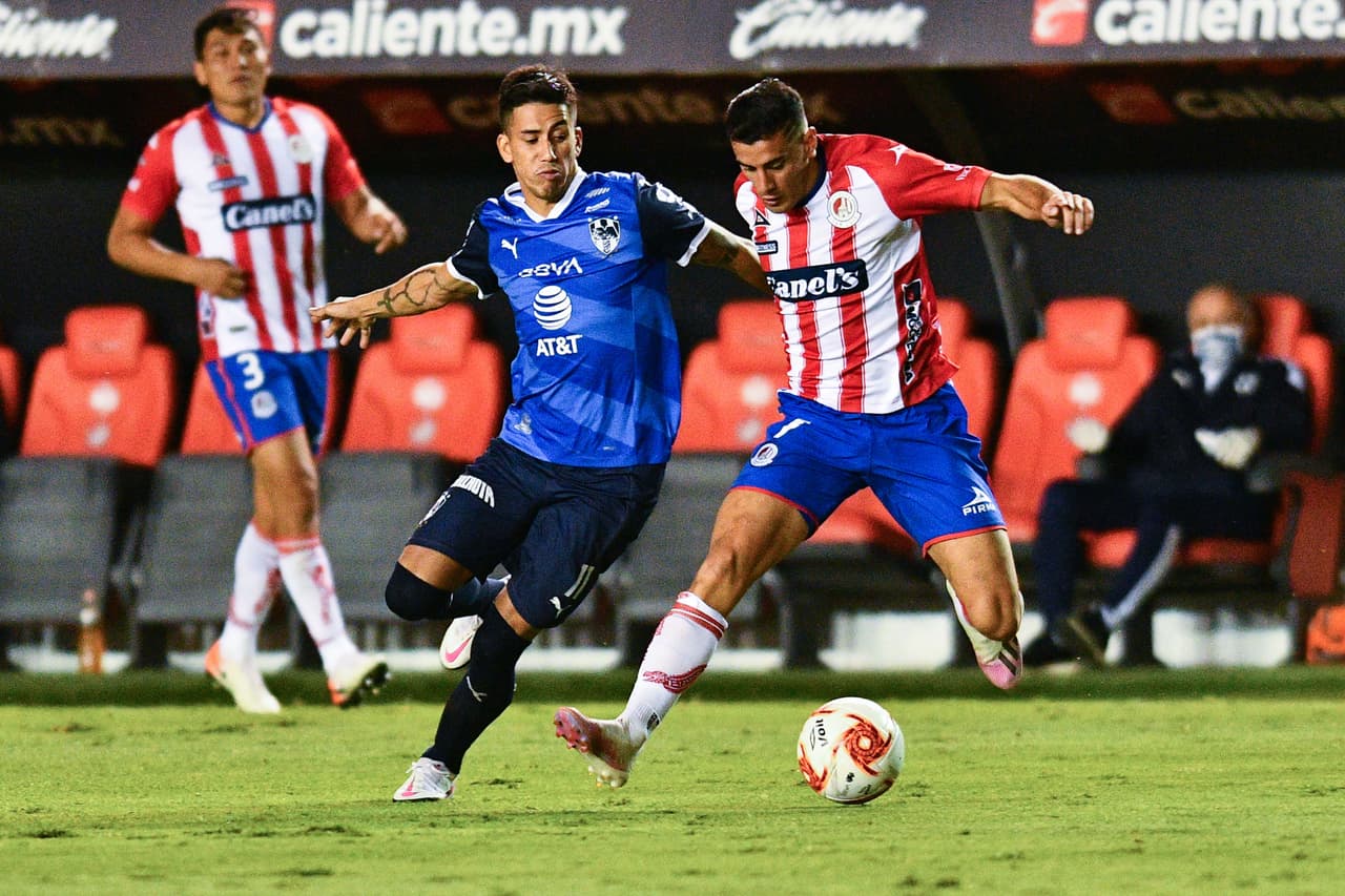 Con goles de Aké Loba y Maximiliano Meza, los Rayados se imponen 1-2 en su visita al Atlético San Luis.