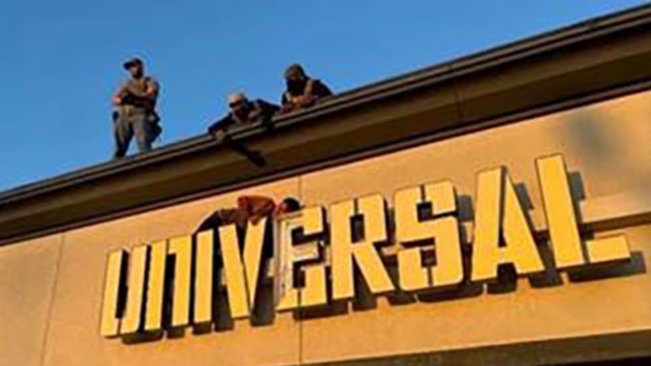 Inmigrante intenta huir de ICE y queda atrapado en anuncio publicitario; autoridades lo ligan a la MS-13