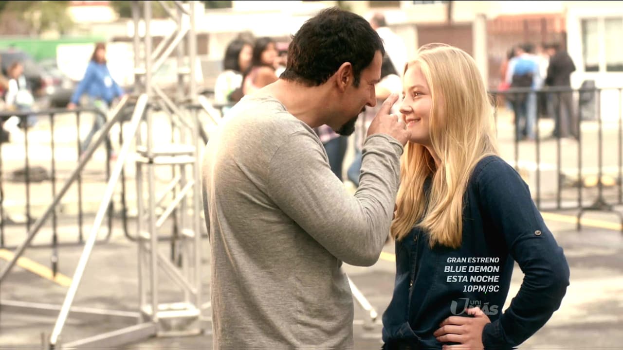 Jenni se da cuenta que su esposo coquetea con otras mujeres.