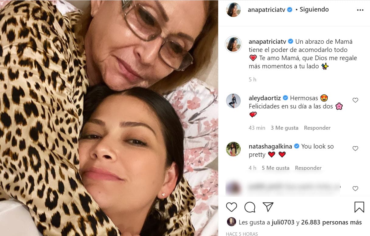<b>Ana Patricia Gámez,</b> quien también tiene dos hijos, Giulietta y Gael, se tomó un tiempo para rendir homenaje a quien le dio la vida, doña Alicia Montes: "
<b><a href="https://www.instagram.com/p/COpqaRjAFbN/" target="_blank">Un abrazo de mamá tiene el poder de acomodarlo todo</a></b>. Te amo, mamá, que Dios me regale más momentos a tu lado".