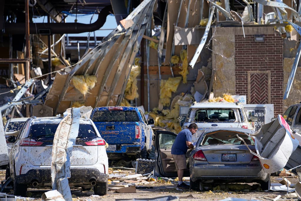 Al menos 18 muertos, incluyendo 2 niños, deja el azote de tormentas y tornados en Texas, Arkansas y Oklahoma
