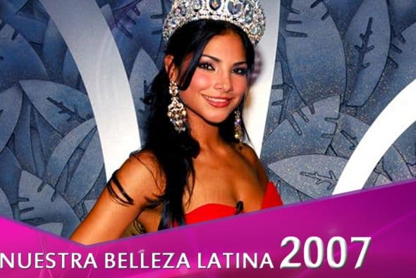 La mexicana 
<b>Alejandra Espinoza</b>, ganadora de la primera edición de Nuestra Belleza Latina, sufrió en silencio 
<b><a href="https://www.univision.com/shows/despierta-america/alejandra-espinoza-confeso-que-perdio-tres-embarazos">la pérdida de tres embarazos</a></b>.