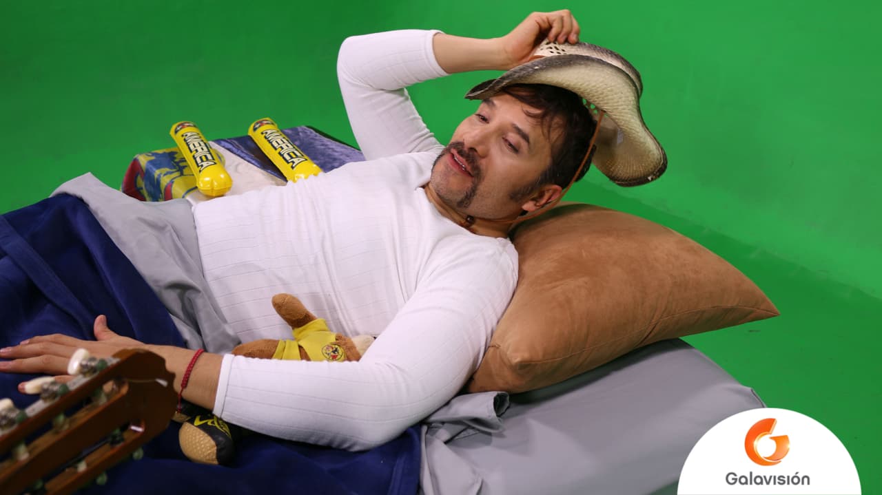 A donde quiera que va, no se despega de su sombrero.