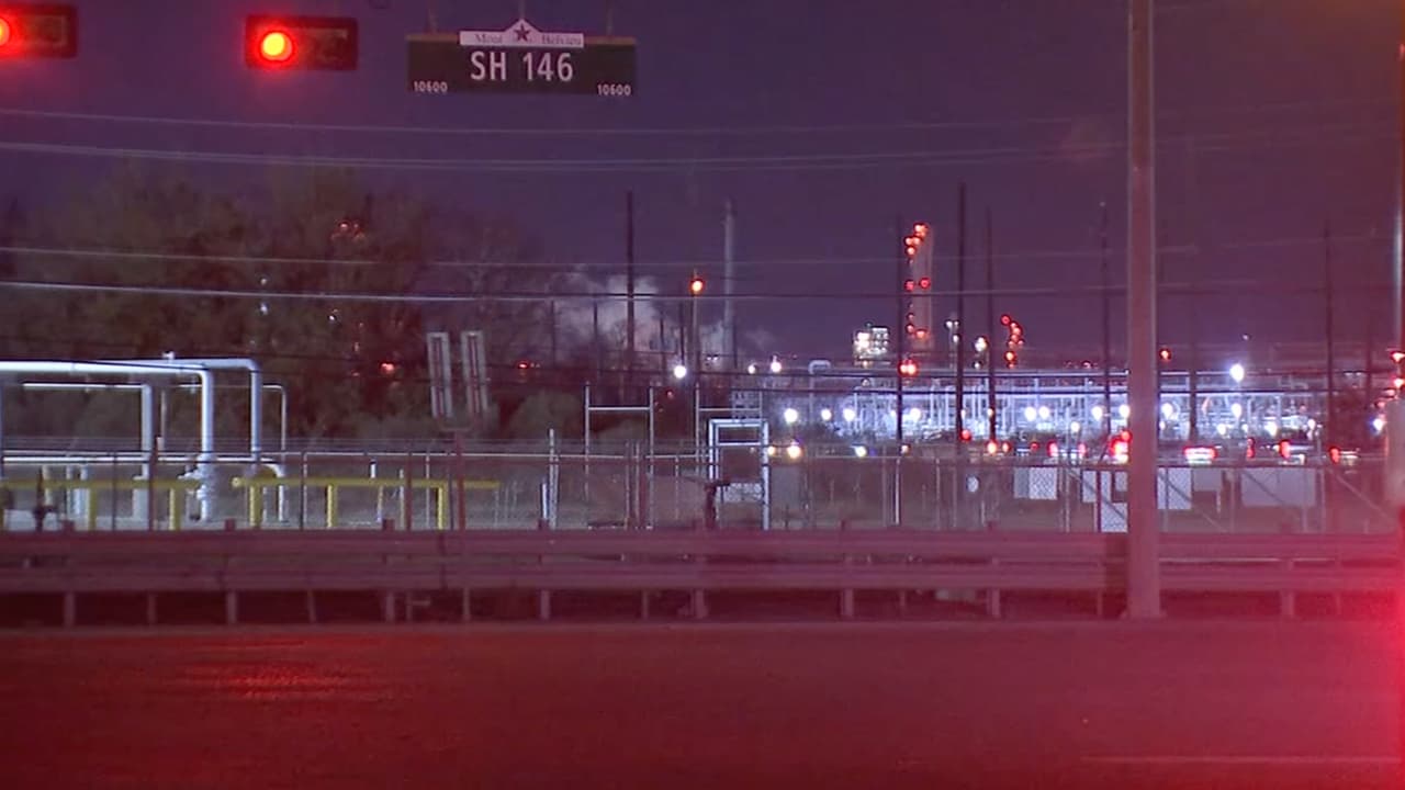 Piden a los conductores evitar el área.