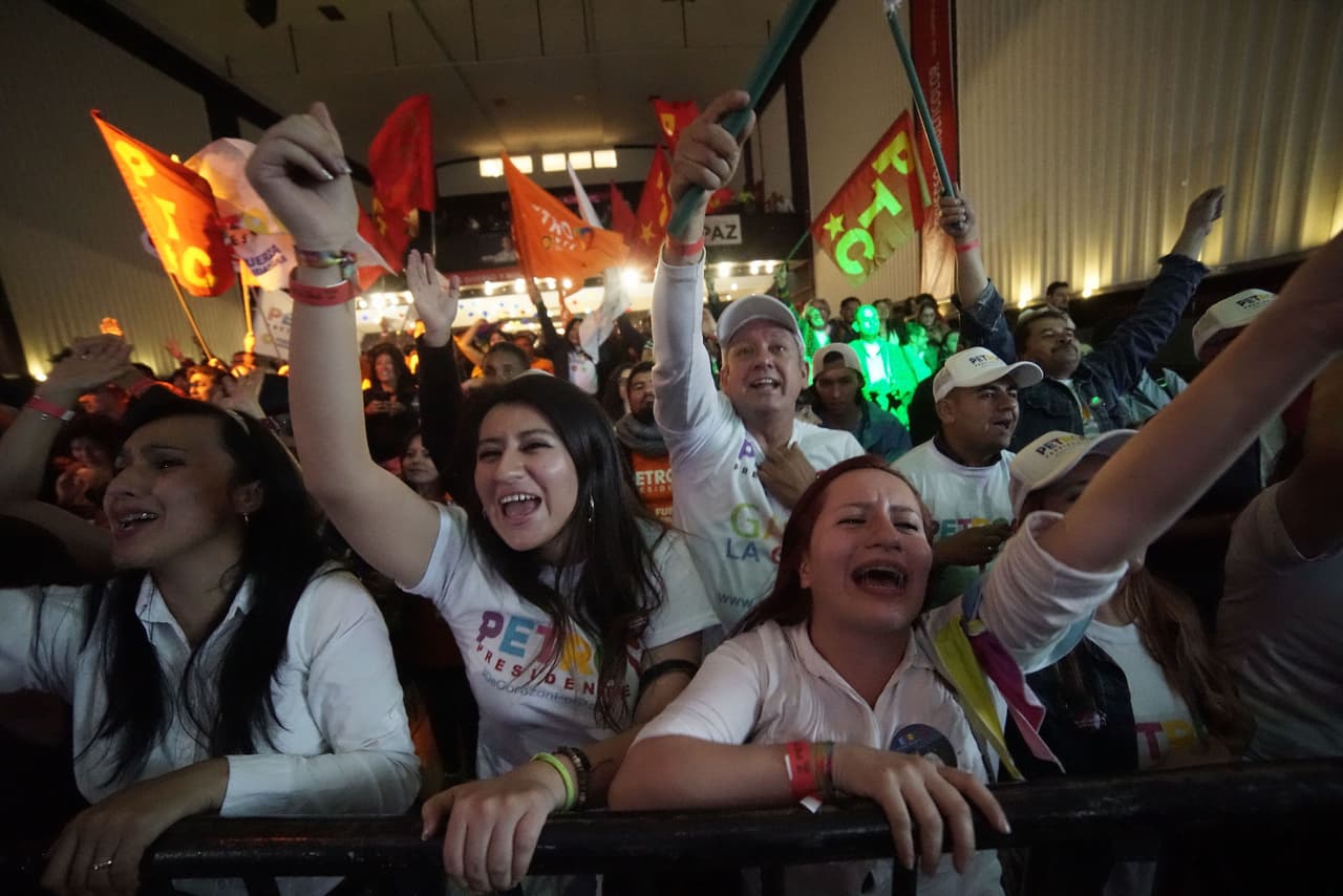 La alegria de estos seguidores de Petro, al saber que todavía hay oportunidad de pelear por la presidencia de Colombia.
