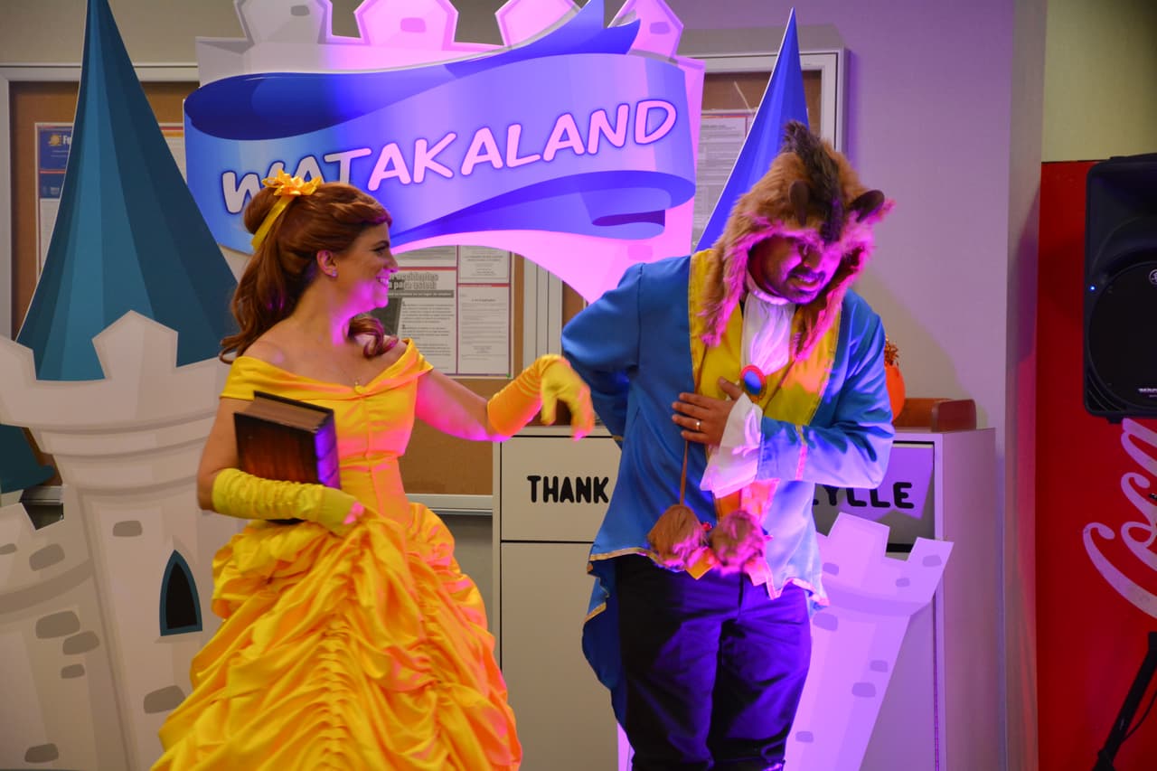 Desde el clásico payaso horrífico hasta los cuentos de hadas, pero con un toque diferente, se celebró el concurso este viernes en las oficinas de Univision en Miami.