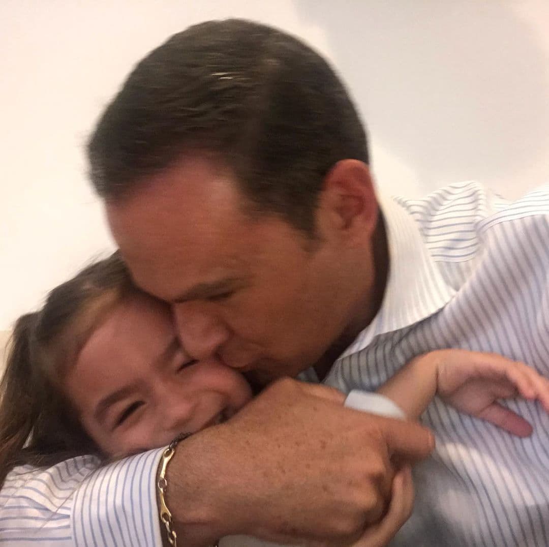 El feliz padre le ha dedicado tiernos mensaje en redes sociales: "Cómo me has hecho feliz hijita hermosa. Sigue con ese ímpetu, con esa alegría, con esa energía y esas ocurrencias que solo tú tienes. Ojalá te quedaras así siempre".