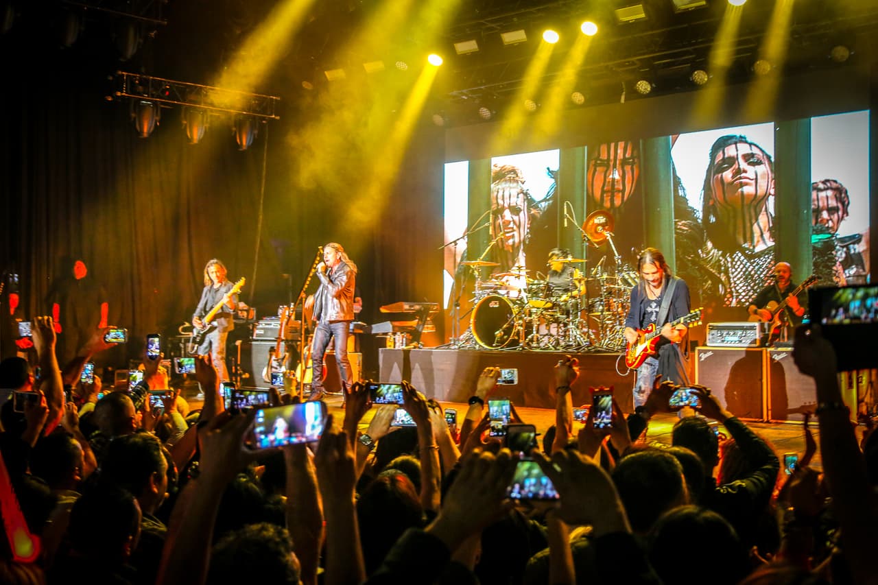 La banda de rock Maná recibió este 10 de febrero su estrella en el Paseo de la Fama de Hollywood y para celebrar, ofreció un concierto privado solo para los radio escuchas de K-Love 107.5 FM