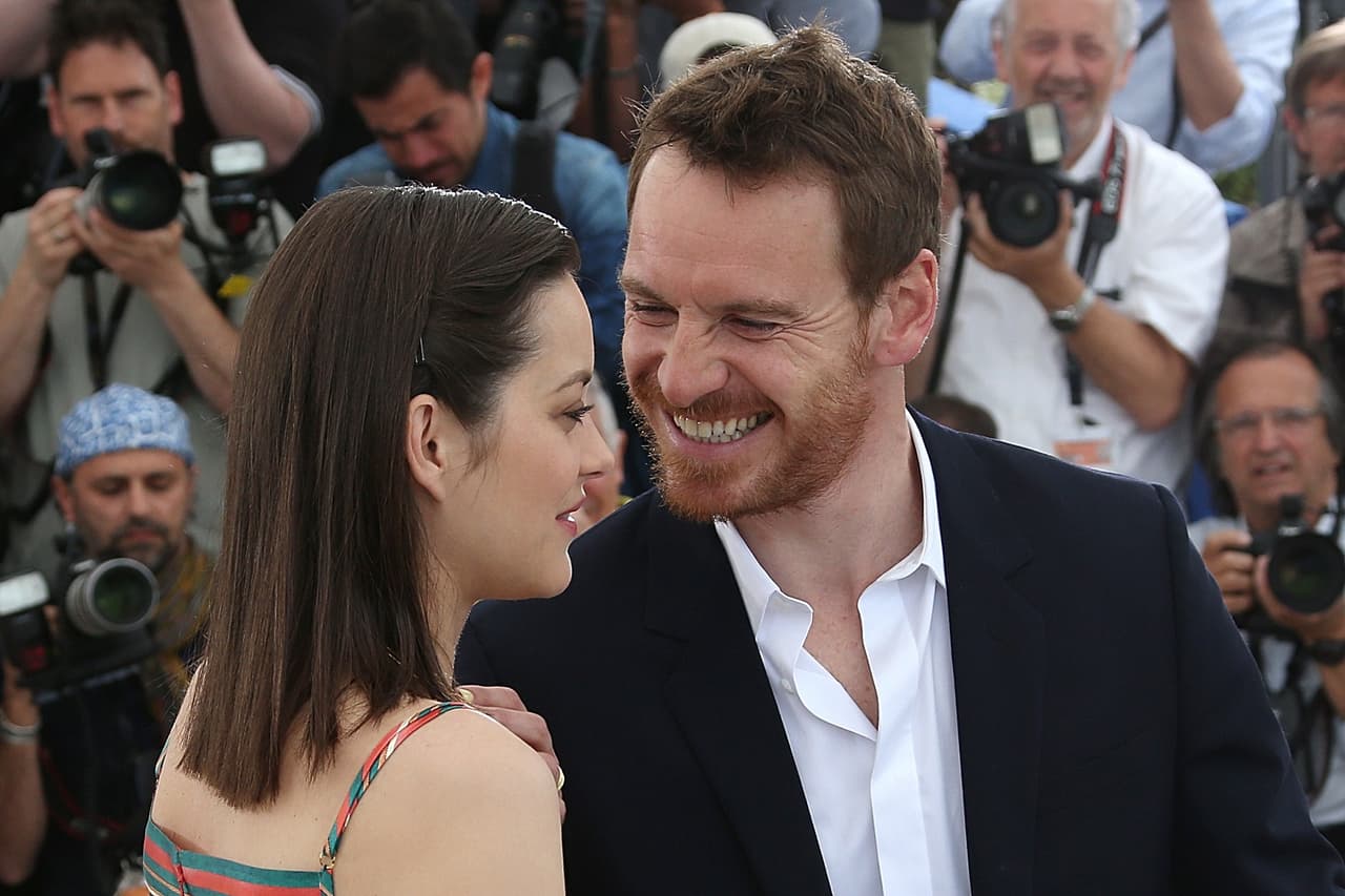 Cara de: "¿Tengo cilantro en los dientes?"