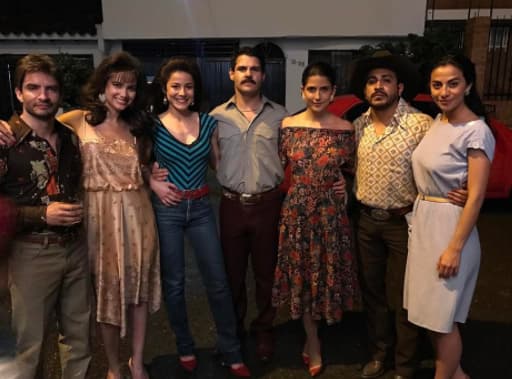 El trabajo que realizaron los actores de la serie 'El Chapo' fue arduo pero no por eso aburrido. Recorre las mejores fotos detrás de cámaras y no te pierdas a segunda temporada en septiembre por Univision.