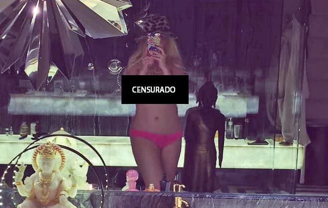 La cantante dejó a sus seguidores con la boca abierta, pues ella jamás comparte este tipo de fotos. Junto a la imagen puso un texto en el que decía que todo su bello cuerpo era real y que pronto compartiría más fotos así.