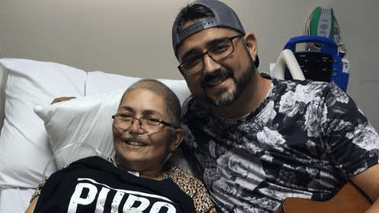 Lucky Joe surprises fan in hospital
