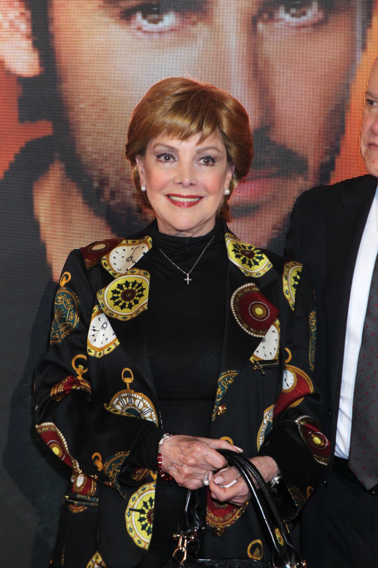 Durante la entrevista, Jacqueline Andere también fue cuestionada acerca de los homenajes póstumos.