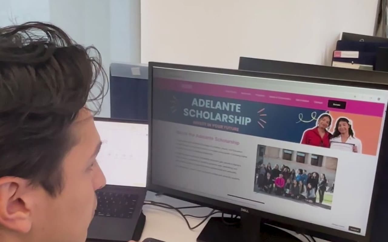 Beca ‘Adelante’ ayuda a jóvenes de Arizona a ir a la universidad sin importar estatus migratorio