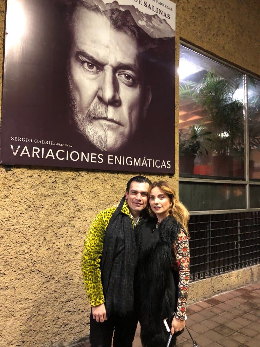 Al referirse al término de su contrato de exclusividad con Televisa, el actor mencionó: "Si lo tomas por el lado positivo, vino en un momento en que el campo de trabajo es mayor. Si esto hubiera sido hace 15 años, me habría dado una crisis emocional".