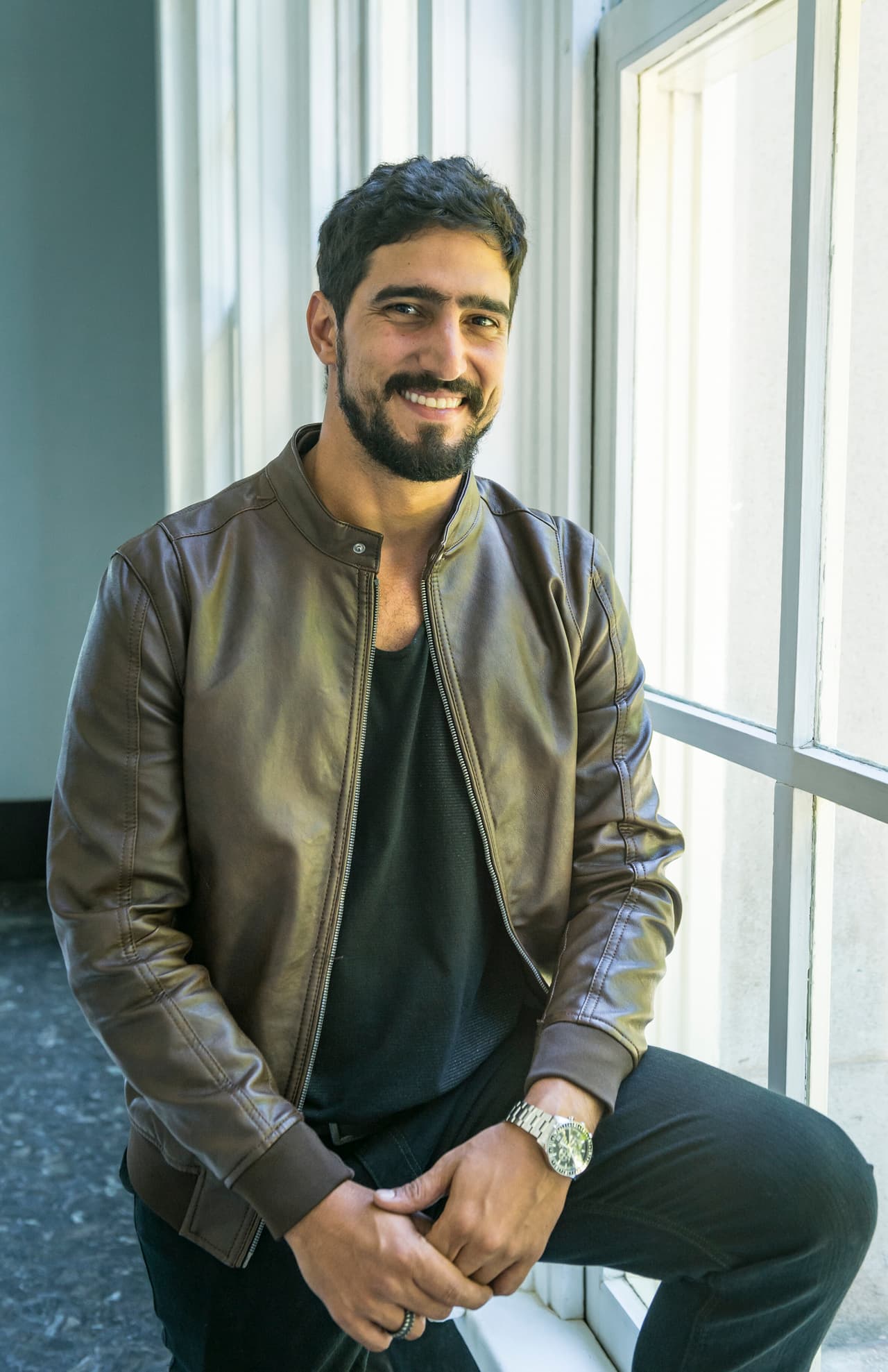 No te lo pierdas como Jammil Zarif en Huérfanos de su Tierra desde su gran estreno el lunes 26 de julio a las 7P/ 6C por UniMás.