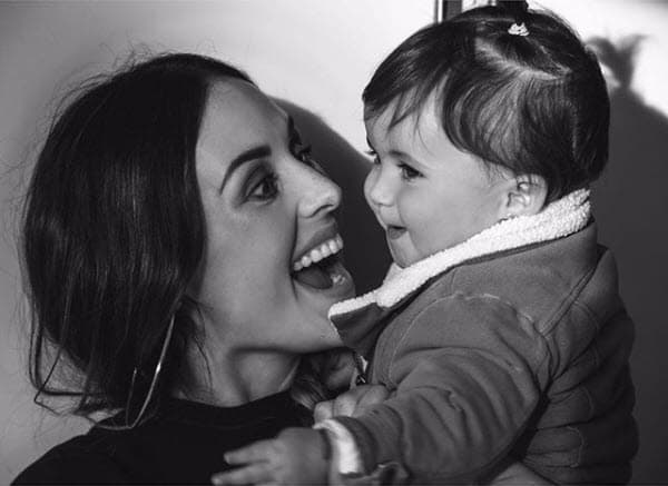 Lúa se ha convertido en una famosa bebé gracias a las fotos que sus padres comparten en las redes sociales.