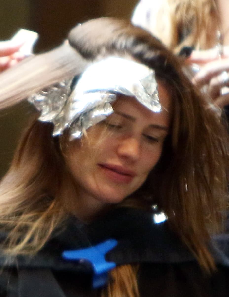 Jen visitó un salón de belleza en Los Ángeles.