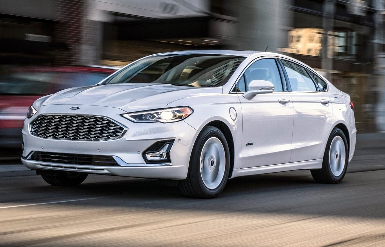 <h3 class="cms-H3-H3">7. Ford Fusion Energi </h3>
<br>Depreciación promedio después de cinco años: 69.1%
<br>Precio sugerido al consumidor en 2014: $40,000
<br>Valor promedio actual: $12,350