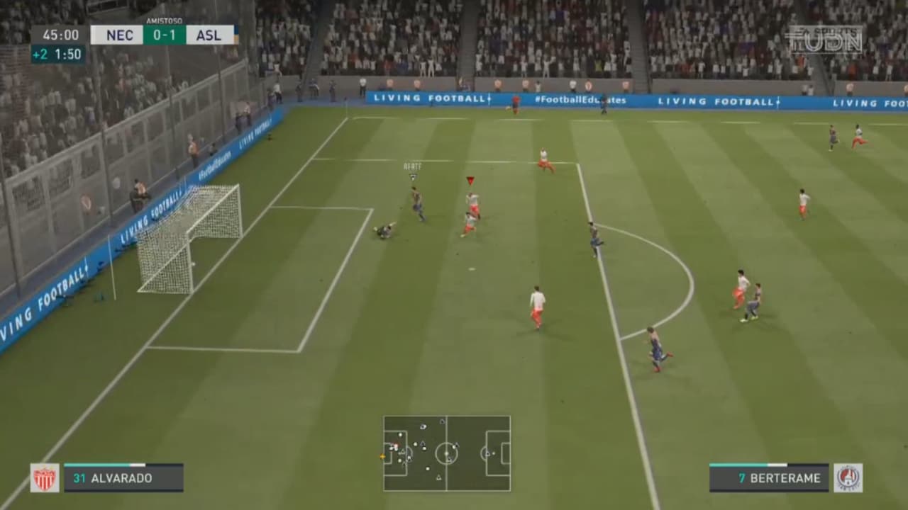 En el futbol virtual, Carlos Gutiérrez destrozó a Daniel Álvarez que terminó jugando con diez hombres.