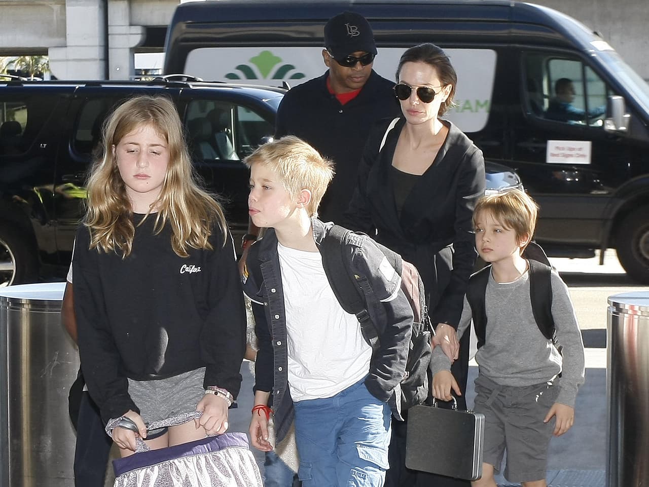 Shiloh y una amiguita.