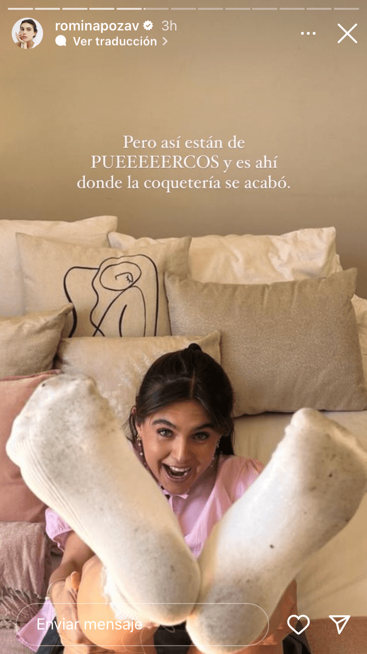 Romina Poza mostró así sus calcetas "puercas".