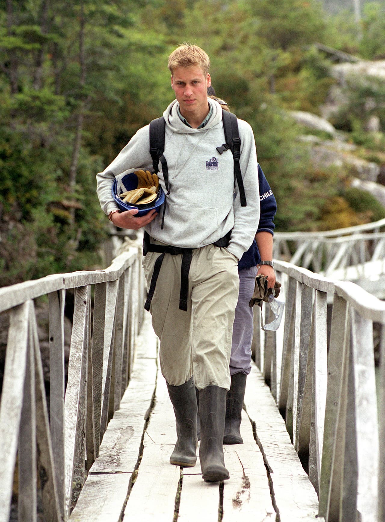 Al igual que como sucede con el resto de los integrantes de la realeza, el príncipe William ha participado, desde muy joven, en diferentes actividades altruistas en comunidades y países en necesidad.
