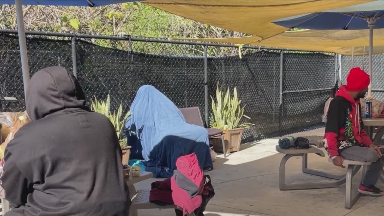 Refugios de calentamiento abren en Orlando ante noche fría de fin de año 2025