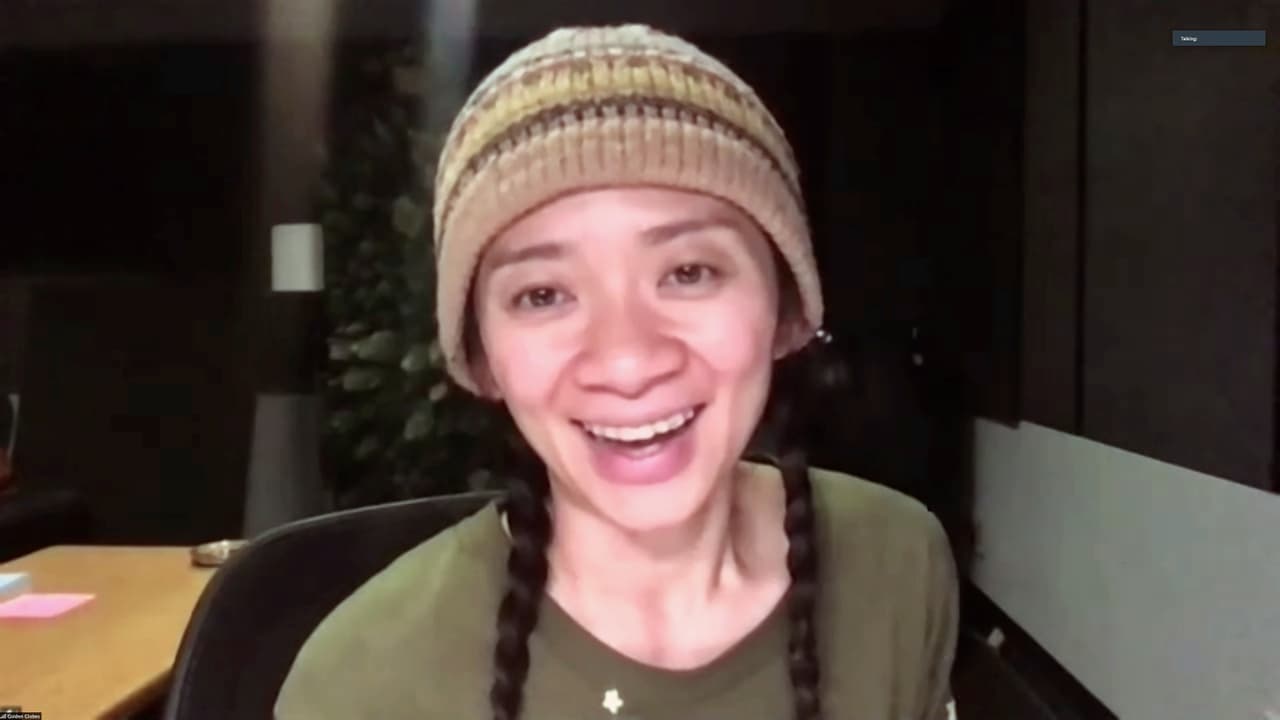 Los directores nominados, Thomas Vinterberg, David Fincher, Lee Isaac Chung, 
<b>Chloé Zhao</b> y Emerald Fennell, completan la lista de acreedores del botín, que en conjunto alcanza un valor de 5.1 millones de dólares; es decir, casi la taquilla mundial obtenida por la película favorita de este año, 'Nomadland'.