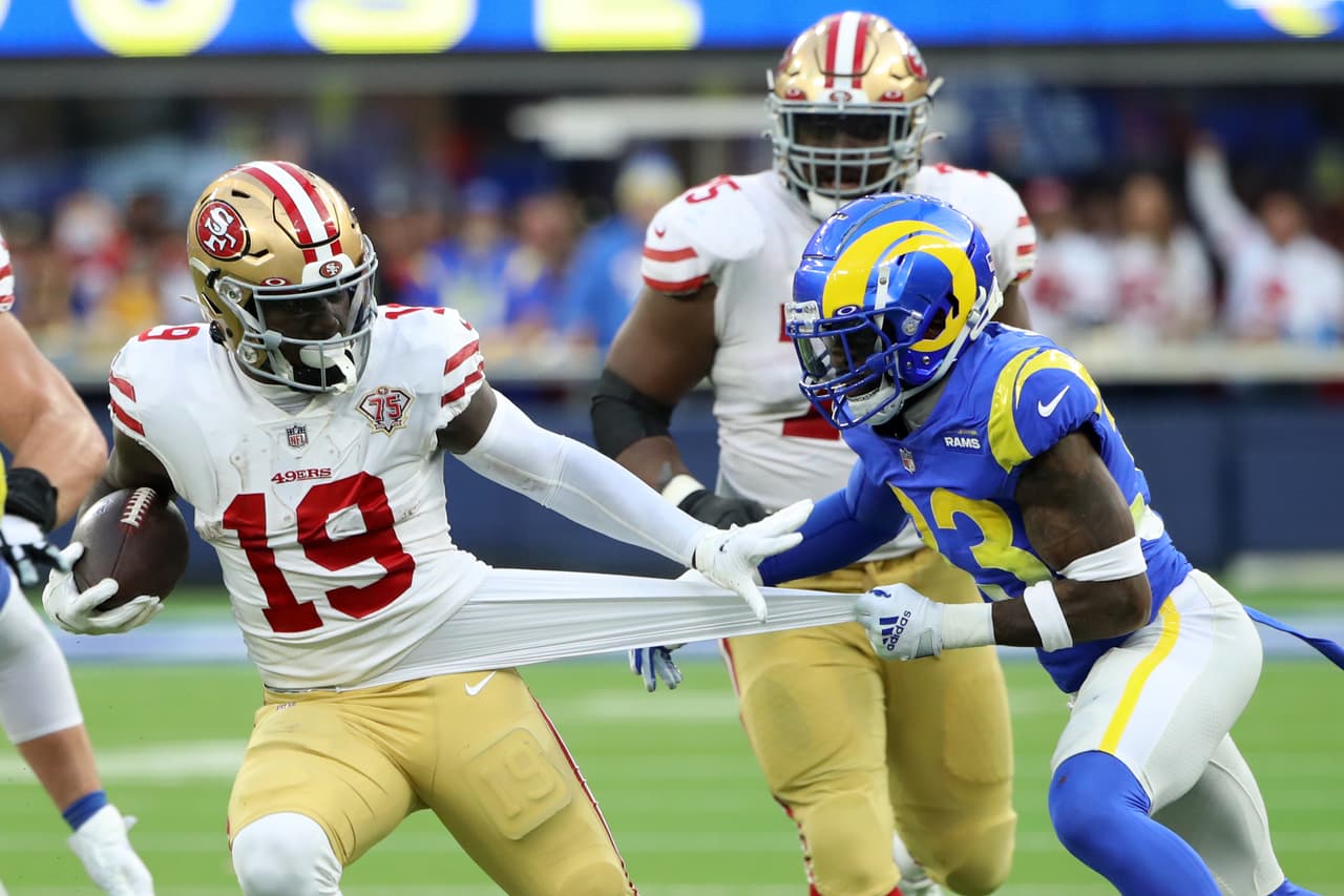 El sitio SeatGeek indica que los boletos más baratos cuestan $496 en la fila de la sección 548 y se pueden comprar hasta 4 boletos.
<br>