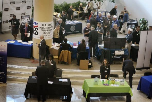 "Muchas de las habilidades con las que cuentan los veteranos nos podrían ser muy útiles",a fimró Sipich, publicó el diario NapervilleSun.