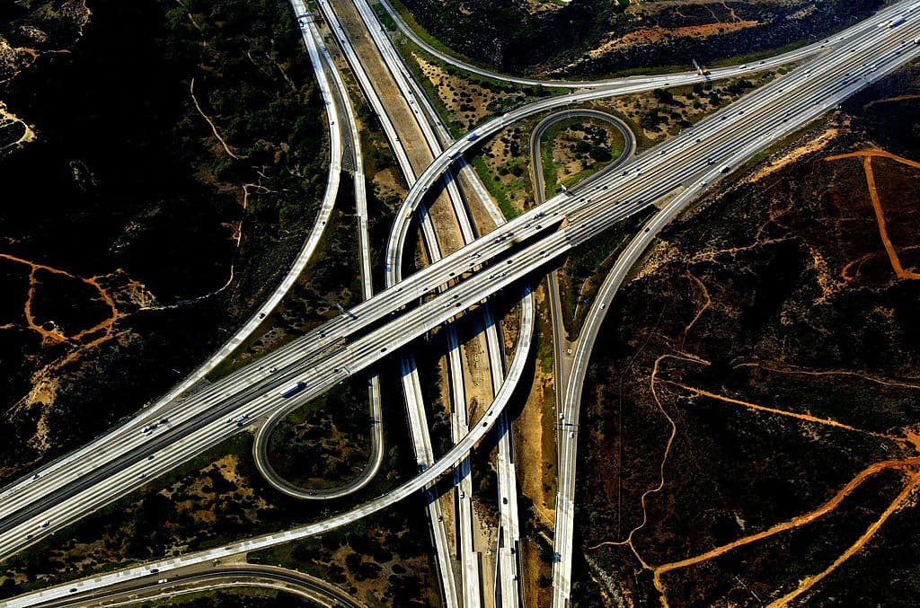 Tras el paquete de ayuda, la próxima pelea en el Congreso será un costoso plan de infraestructura