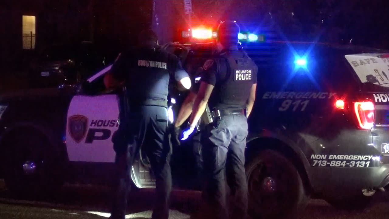 Muere un joven tras ser baleado en la cabeza durante una fiesta en un Airbnb en Houston