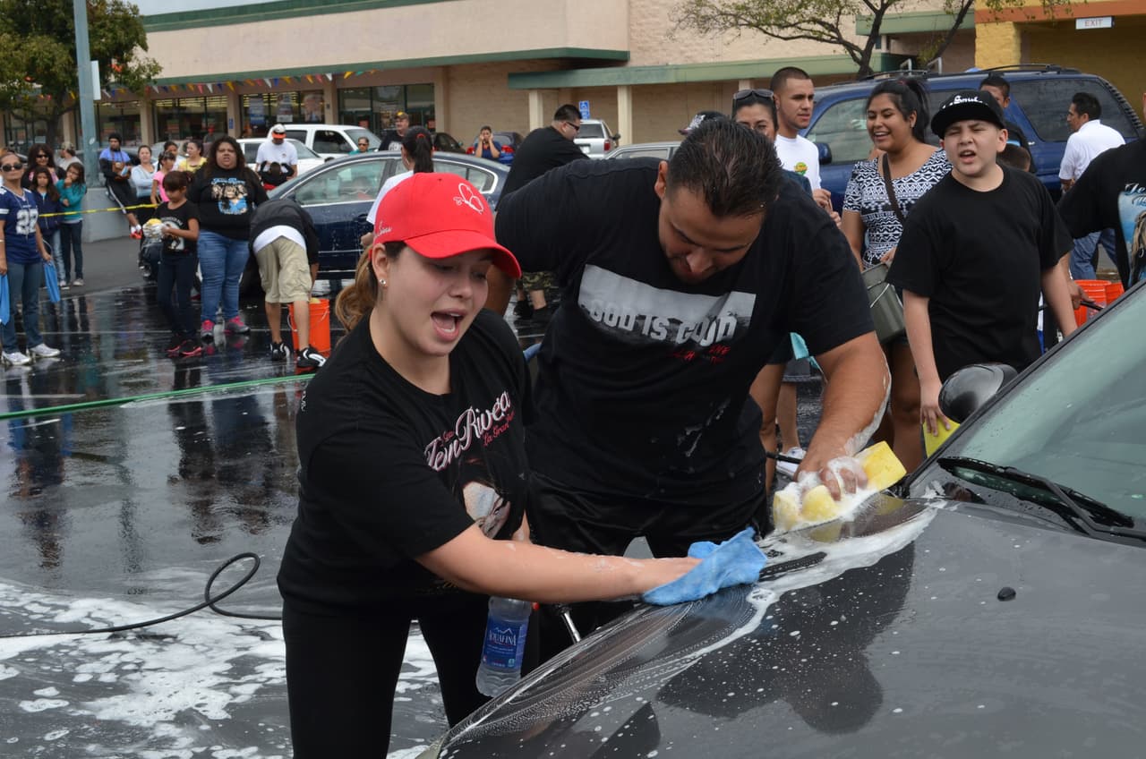 También ha apoyado a las zonas afectadas por desastres naturales con eventos como un car wash. ¡Qué bien hace las cosas!
