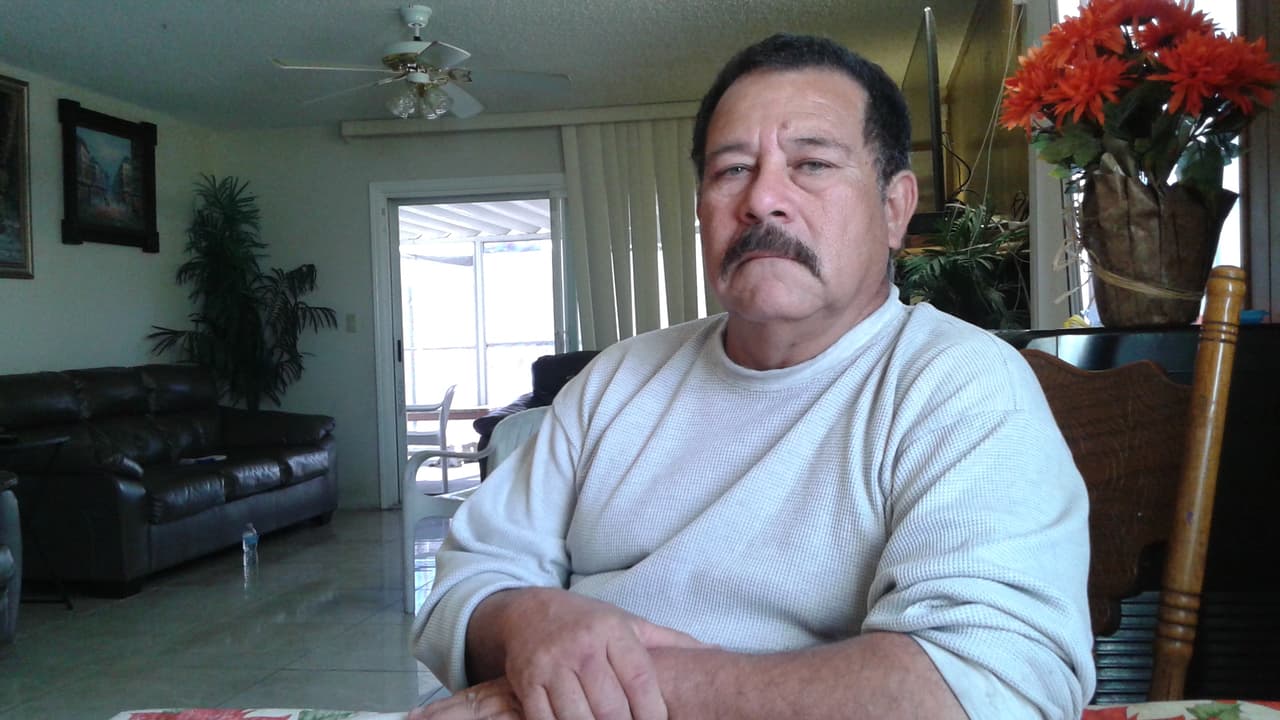 Rogelio Llamas en su casa de Las Vegas, Nevada