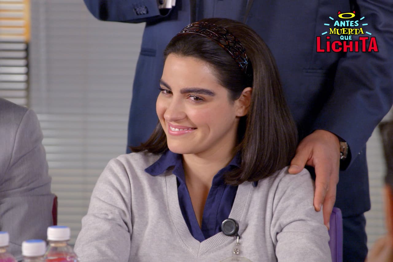 Con una gran sonrisa le dice: adiós a Luciana.