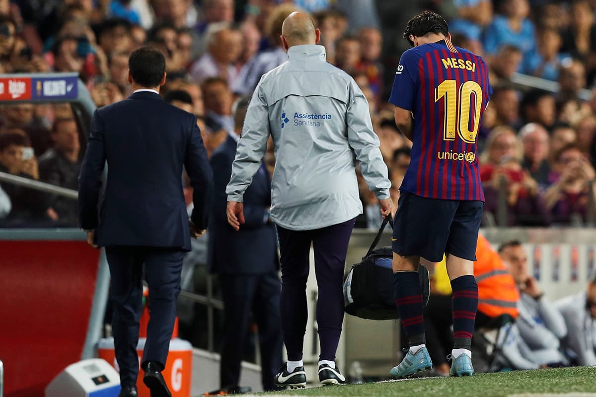 Debido a la fractura en el radio del brazo derecho, Messi estará fuera de dos a tres semanas por lo que se perderá el clásico contra el Real Madrid que será el domingo 28 de octubre.