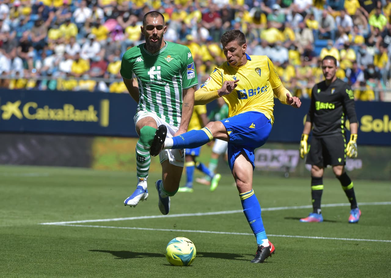 El Betis le sacó el partido en los últimos 11 minutos del compromiso.
<br>