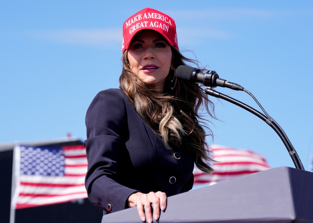 Kristi Noem, la gobernadora de Dakota del Sur y aliada de Trump que cuenta con orgullo cómo mató a su propia perra 